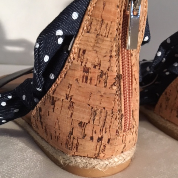 Ladies Ankle Wrap Sandal - Picture 3 of 3